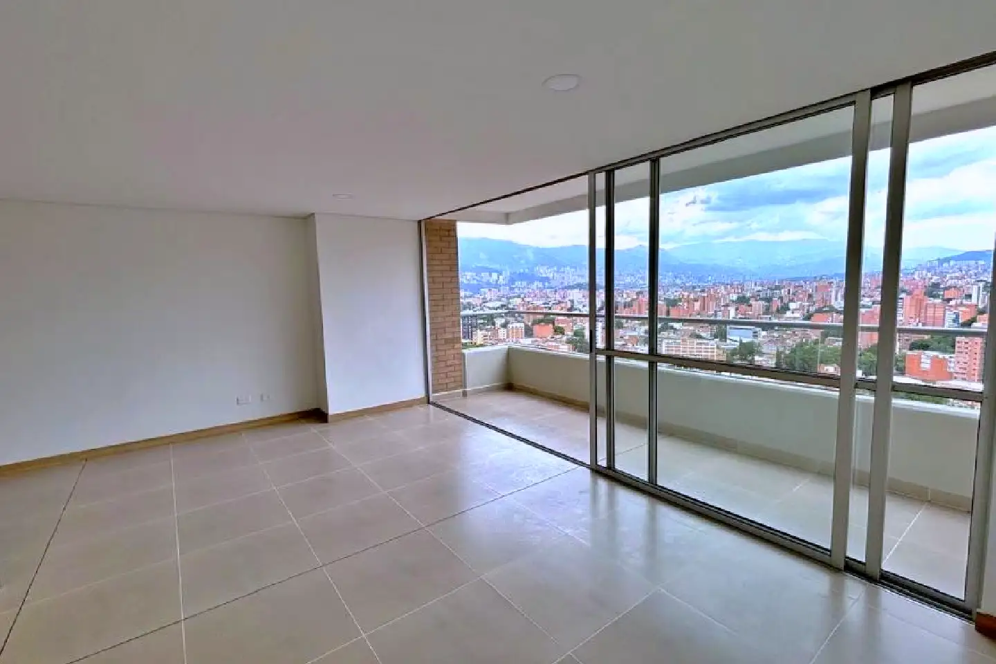 Apartamento-en-Venta-Calasanz-Parte-Baja-Medellin-12